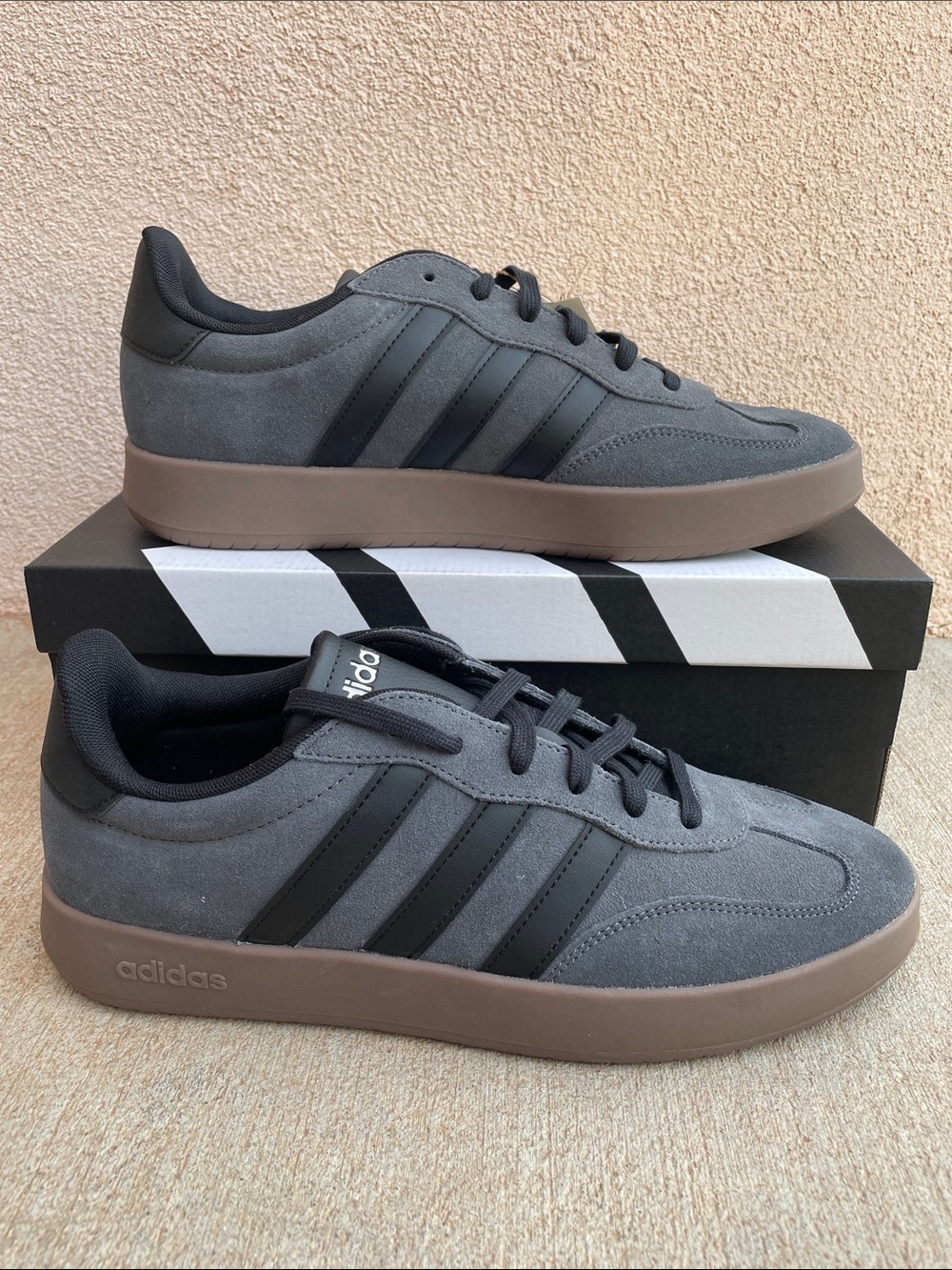 NWT adidas Barreda Sneakers